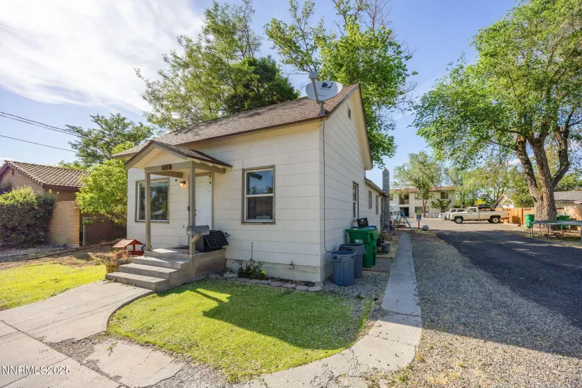 1124 H, Sparks, Nevada 89431, ,Commercial Sale,Residential,H,250050861