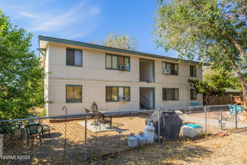1124 H, Sparks, Nevada 89431, ,Commercial Sale,Residential,H,250050861