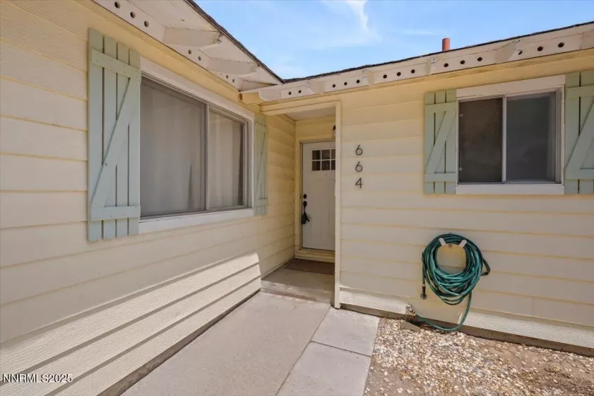 664 Beldon, Reno, Nevada 89503, 3 Bedrooms Bedrooms, ,2 BathroomsBathrooms,Residential,Residential,Beldon,250050867