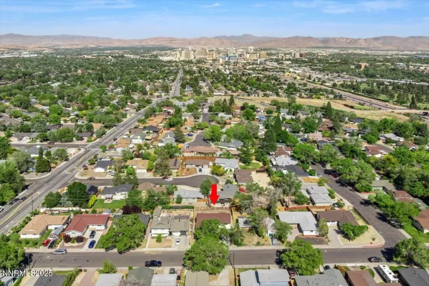 664 Beldon, Reno, Nevada 89503, 3 Bedrooms Bedrooms, ,2 BathroomsBathrooms,Residential,Residential,Beldon,250050867