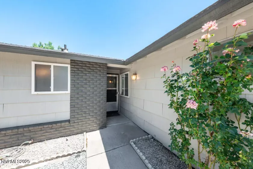 4211 Houston, Reno, Nevada 89502, 3 Bedrooms Bedrooms, ,2 BathroomsBathrooms,Residential,Residential,Houston,250050878