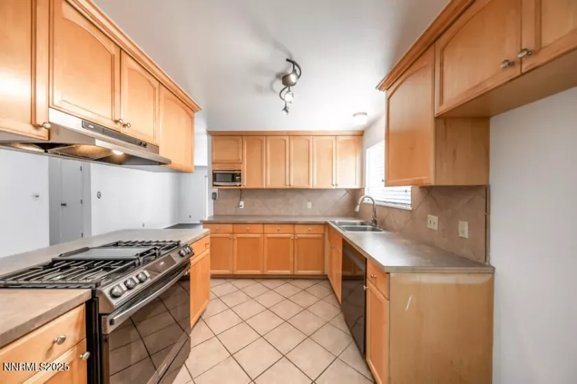 4211 Houston, Reno, Nevada 89502, 3 Bedrooms Bedrooms, ,2 BathroomsBathrooms,Residential,Residential,Houston,250050878