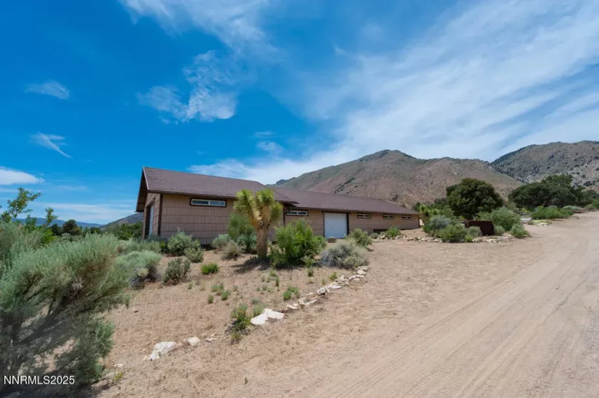 5 Pinon, Smith Valley, Nevada 89444, 3 Bedrooms Bedrooms, ,3 BathroomsBathrooms,Residential,Residential,Pinon,250050879