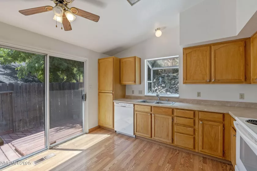 6402 Park, Reno, Nevada 89523, 3 Bedrooms Bedrooms, ,2 BathroomsBathrooms,Residential,Residential,Park,250050880