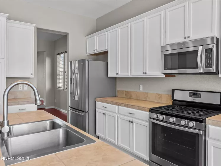 129 Maze, Dayton, Nevada 89403, 3 Bedrooms Bedrooms, ,2 BathroomsBathrooms,Residential,Residential,Maze,250050894