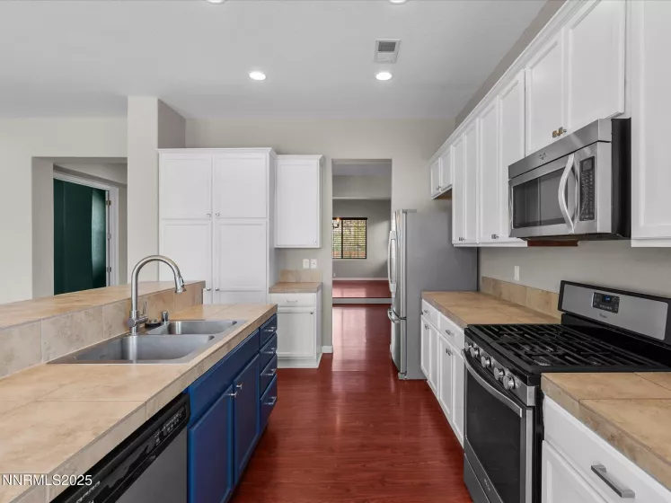129 Maze, Dayton, Nevada 89403, 3 Bedrooms Bedrooms, ,2 BathroomsBathrooms,Residential,Residential,Maze,250050894