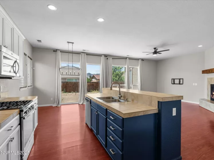 129 Maze, Dayton, Nevada 89403, 3 Bedrooms Bedrooms, ,2 BathroomsBathrooms,Residential,Residential,Maze,250050894