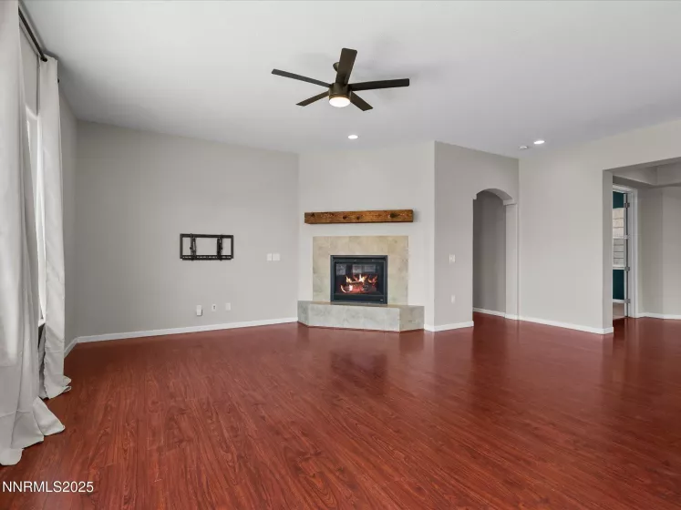 129 Maze, Dayton, Nevada 89403, 3 Bedrooms Bedrooms, ,2 BathroomsBathrooms,Residential,Residential,Maze,250050894