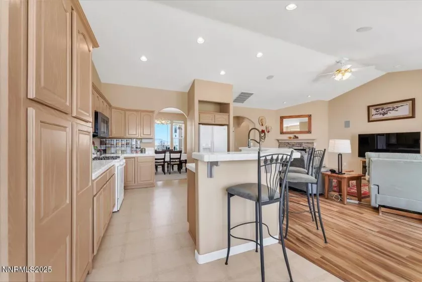 970 Roan, Fernley, Nevada 89408, 3 Bedrooms Bedrooms, ,2 BathroomsBathrooms,Residential,Residential,Roan,250050887