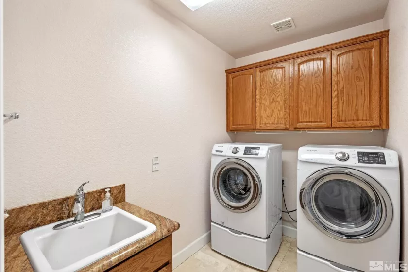 2937 Gentile, Carson City, Nevada 89703, 3 Bedrooms Bedrooms, ,2 BathroomsBathrooms,Residential,Residential,Gentile,250003814
