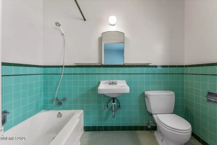 437 Court, Reno, Nevada 89501, 3 Bedrooms Bedrooms, ,3 BathroomsBathrooms,Residential Lease,Manufactured,Court,250050912