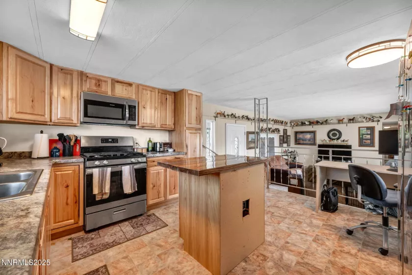5225 Lupin, Sun Valley, Nevada 89433, 2 Bedrooms Bedrooms, ,2 BathroomsBathrooms,Residential,Residential,Lupin,250050914