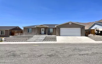 935 Lonnie, Winnemucca, Nevada 89445, 3 Bedrooms Bedrooms, ,2 BathroomsBathrooms,Residential,Residential,Lonnie,250050917