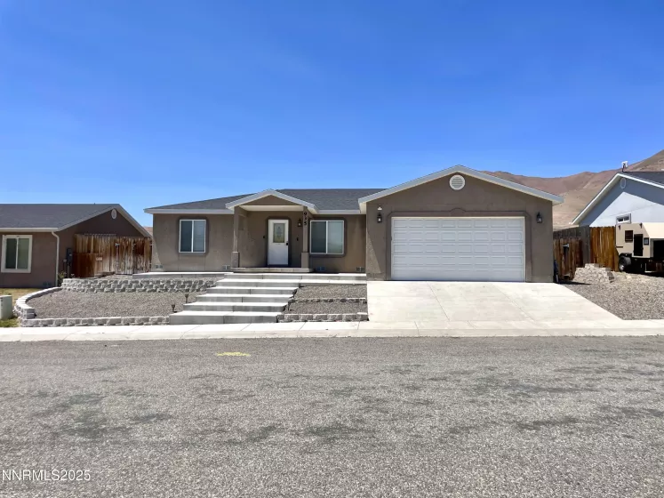 935 Lonnie, Winnemucca, Nevada 89445, 3 Bedrooms Bedrooms, ,2 BathroomsBathrooms,Residential,Residential,Lonnie,250050917