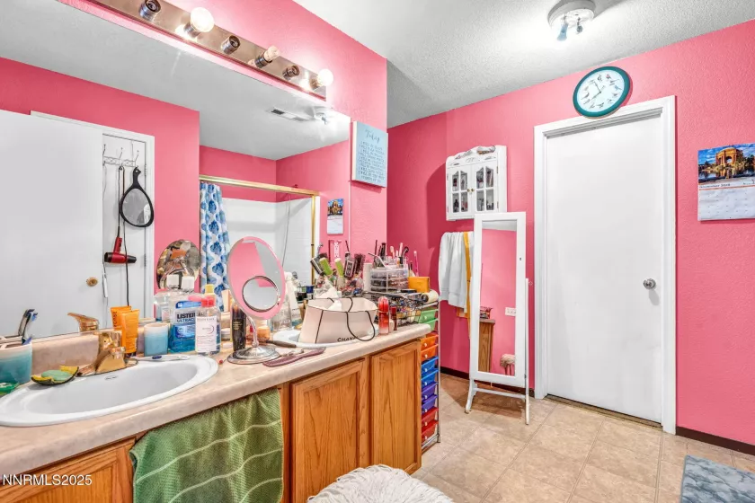 9599 Canyon Meadows, Reno, Nevada 89506, 5 Bedrooms Bedrooms, ,3 BathroomsBathrooms,Residential,Residential,Canyon Meadows,250050925