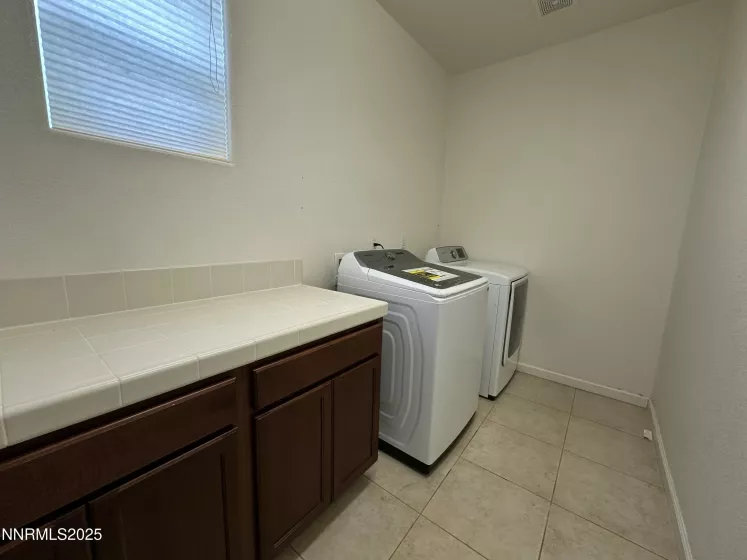 9885 Kerrydale, Reno, Nevada 89521, 4 Bedrooms Bedrooms, ,4 BathroomsBathrooms,Residential Lease,Manufactured,Kerrydale,250050988