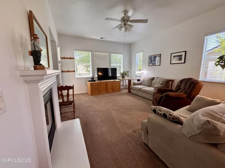7316 Lacerta, Sparks, Nevada 89436, 4 Bedrooms Bedrooms, ,3 BathroomsBathrooms,Residential,Residential,Lacerta,250050982