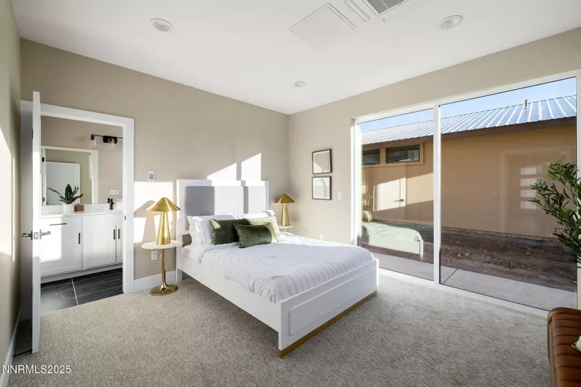 3818 Lakeside, Reno, Nevada 89509, 2 Bedrooms Bedrooms, ,3 BathroomsBathrooms,Residential,Residential,Lakeside,250050983