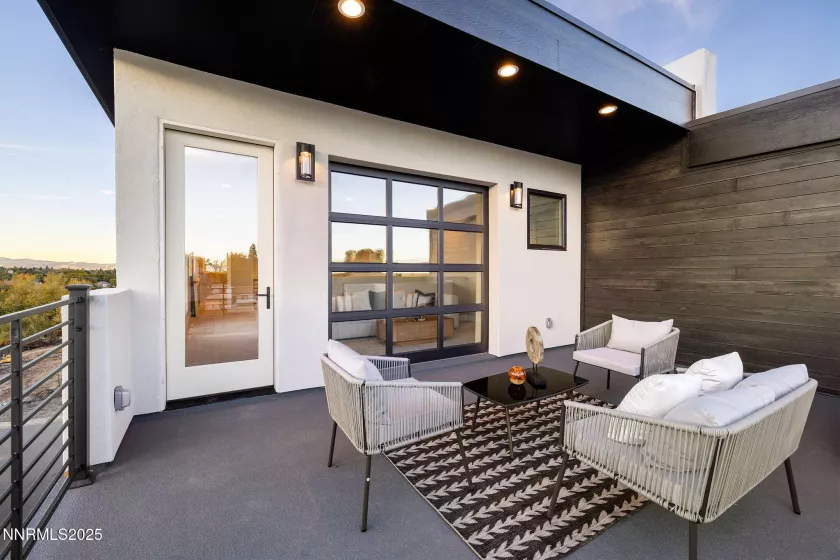3818 Lakeside, Reno, Nevada 89509, 2 Bedrooms Bedrooms, ,3 BathroomsBathrooms,Residential,Residential,Lakeside,250050983