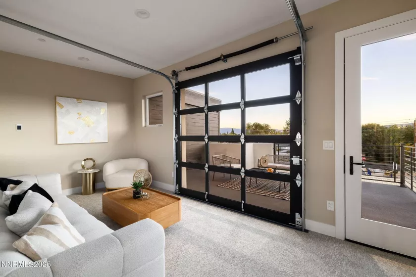 3818 Lakeside, Reno, Nevada 89509, 2 Bedrooms Bedrooms, ,3 BathroomsBathrooms,Residential,Residential,Lakeside,250050983