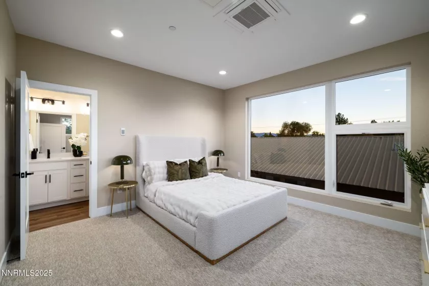 3818 Lakeside, Reno, Nevada 89509, 2 Bedrooms Bedrooms, ,3 BathroomsBathrooms,Residential,Residential,Lakeside,250050983