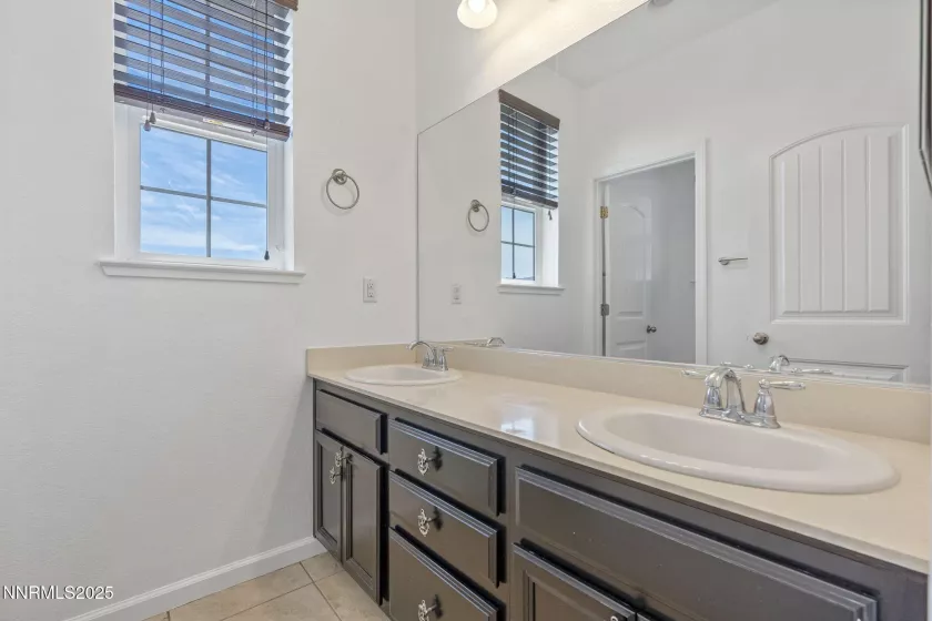 2028 Bayview, Reno, Nevada 89521, 5 Bedrooms Bedrooms, ,4 BathroomsBathrooms,Residential,Residential,Bayview,250050932