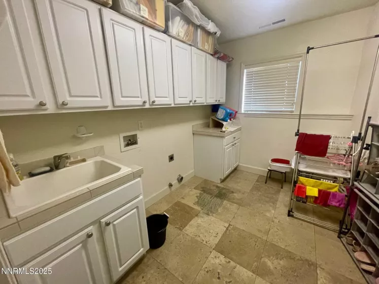 4800 Broken Arrow, Reno, Nevada 89509, 3 Bedrooms Bedrooms, ,4 BathroomsBathrooms,Residential,Residential,Broken Arrow,250050935
