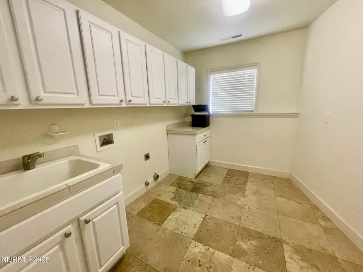 4800 Broken Arrow, Reno, Nevada 89509, 3 Bedrooms Bedrooms, ,4 BathroomsBathrooms,Residential,Residential,Broken Arrow,250050935