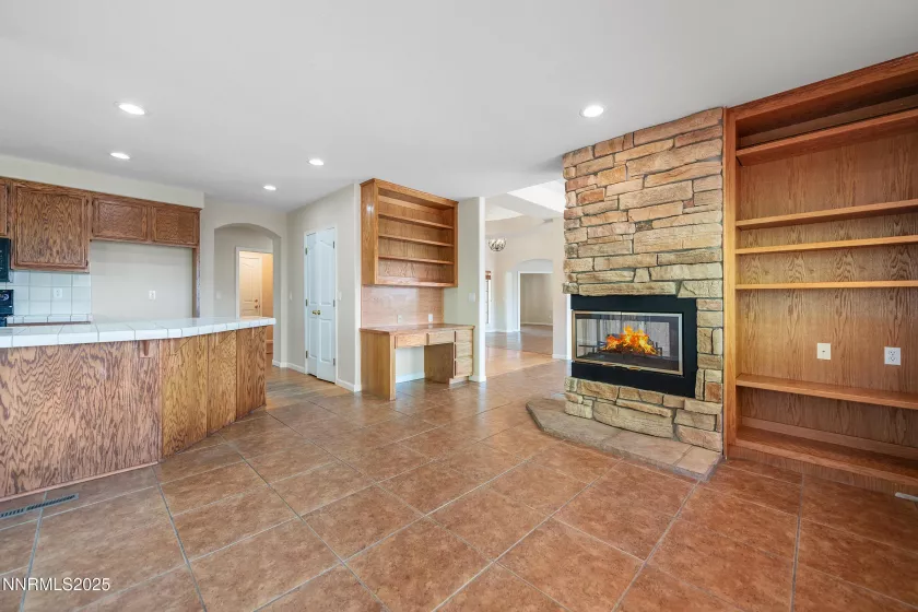 204 Spyglass, Dayton, Nevada 89403, 3 Bedrooms Bedrooms, ,2 BathroomsBathrooms,Residential,Residential,Spyglass,250050434