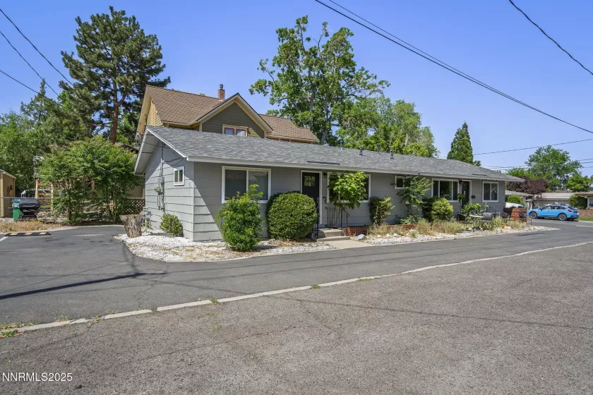 1227 Gordon, Reno, Nevada 89509, ,Residential Income,Residential,Gordon,250050948
