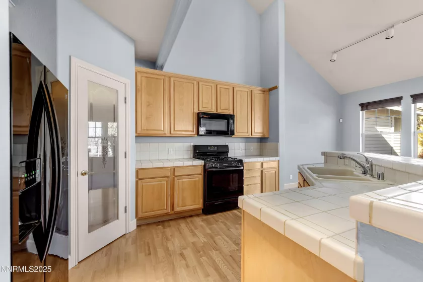 6578 Aston Circle, Sparks, Nevada 89436, 3 Bedrooms Bedrooms, ,4 BathroomsBathrooms,Residential Lease,Manufactured,Aston Circle,250050957