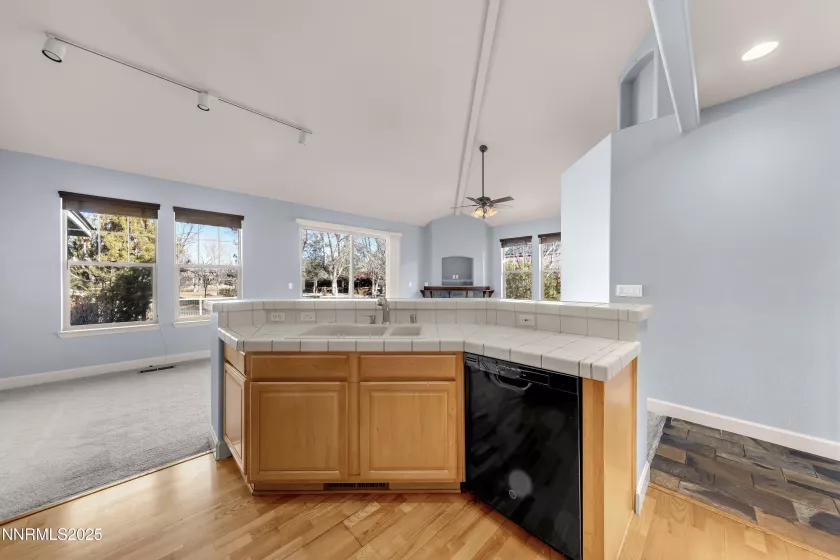 6578 Aston Circle, Sparks, Nevada 89436, 3 Bedrooms Bedrooms, ,4 BathroomsBathrooms,Residential Lease,Manufactured,Aston Circle,250050957