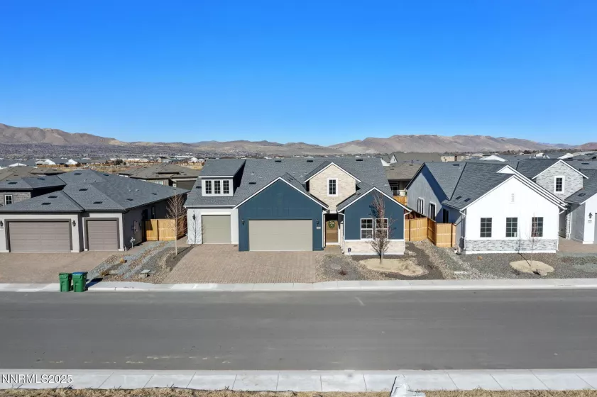 7415 Hoback, Sparks, Nevada 89436, 2 Bedrooms Bedrooms, ,3 BathroomsBathrooms,Residential,Residential,Hoback,250050961