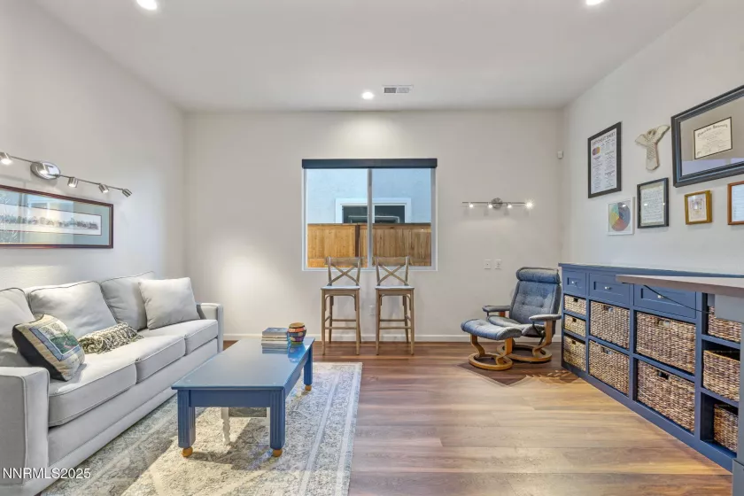 7415 Hoback, Sparks, Nevada 89436, 2 Bedrooms Bedrooms, ,3 BathroomsBathrooms,Residential,Residential,Hoback,250050961