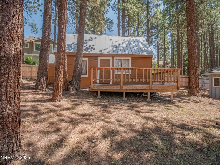 3790 Stewart, South Lake Tahoe, California 96150, 2 Bedrooms Bedrooms, ,1 BathroomBathrooms,Residential,Residential,Stewart,250050973