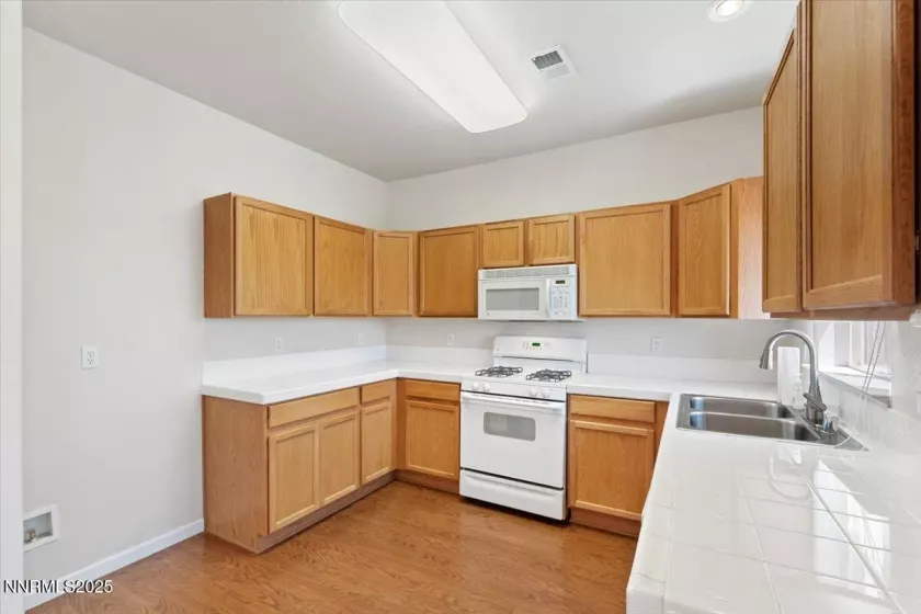 4136 Kathleen Denise, Reno, Nevada 89503, 2 Bedrooms Bedrooms, ,3 BathroomsBathrooms,Residential,Residential,Kathleen Denise,250050974