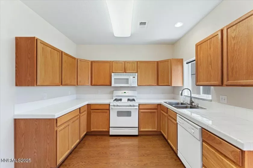 4136 Kathleen Denise, Reno, Nevada 89503, 2 Bedrooms Bedrooms, ,3 BathroomsBathrooms,Residential,Residential,Kathleen Denise,250050974