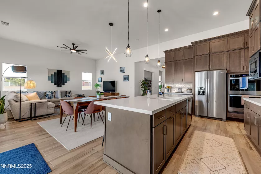 611 Camargue, Reno, Nevada 89511, 2 Bedrooms Bedrooms, ,2 BathroomsBathrooms,Residential,Residential,Camargue,250050977