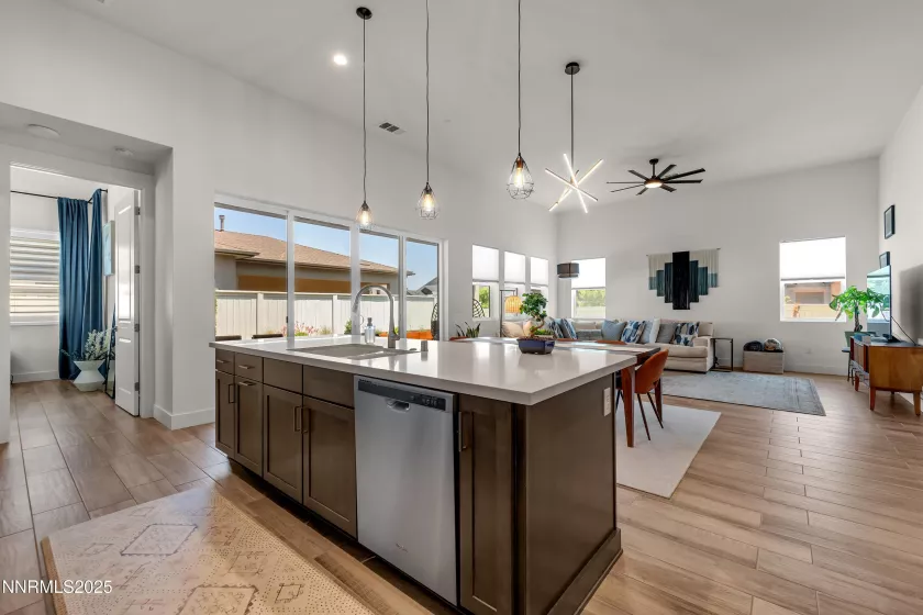 611 Camargue, Reno, Nevada 89511, 2 Bedrooms Bedrooms, ,2 BathroomsBathrooms,Residential,Residential,Camargue,250050977