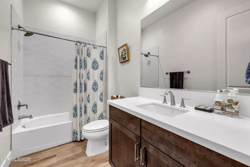 611 Camargue, Reno, Nevada 89511, 2 Bedrooms Bedrooms, ,2 BathroomsBathrooms,Residential,Residential,Camargue,250050977