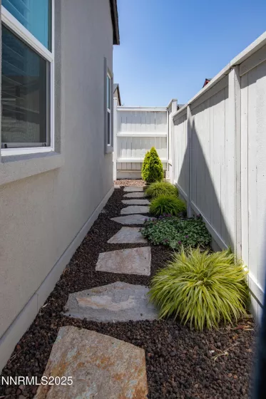 611 Camargue, Reno, Nevada 89511, 2 Bedrooms Bedrooms, ,2 BathroomsBathrooms,Residential,Residential,Camargue,250050977