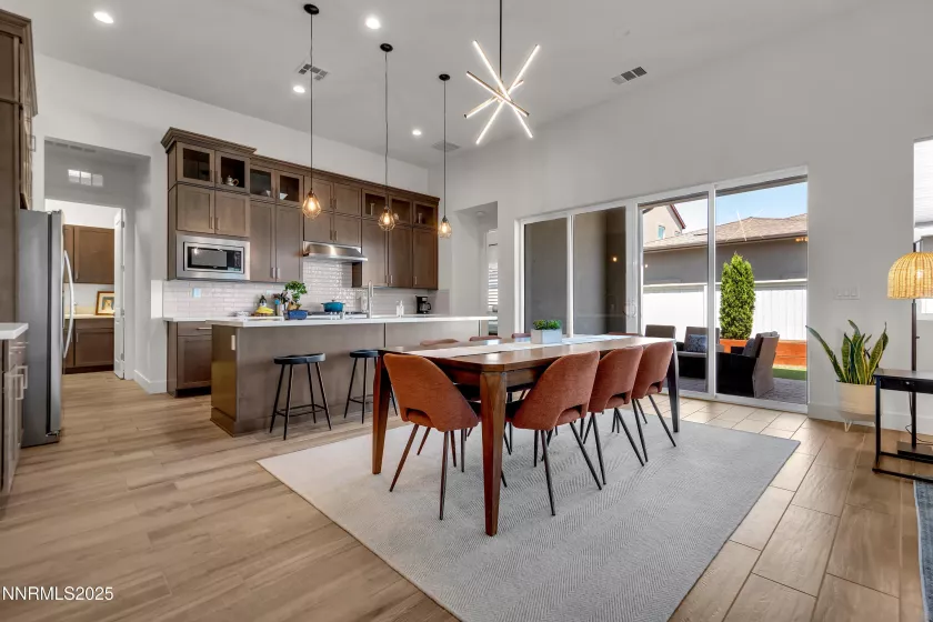 611 Camargue, Reno, Nevada 89511, 2 Bedrooms Bedrooms, ,2 BathroomsBathrooms,Residential,Residential,Camargue,250050977