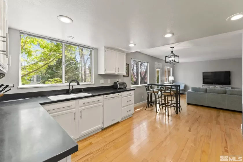 6168 Greenbrook, Reno, Nevada 89511, 4 Bedrooms Bedrooms, ,3 BathroomsBathrooms,Residential Lease,Manufactured,Greenbrook,250050979