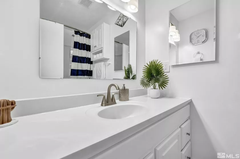 405 Gregory, Sparks, Nevada 89431, 3 Bedrooms Bedrooms, ,2 BathroomsBathrooms,Residential Lease,Manufactured,Gregory,250050981