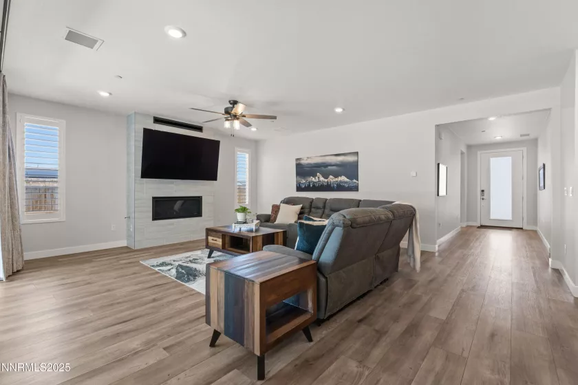 5419 Fossilstone, Sparks, Nevada 89436, 3 Bedrooms Bedrooms, ,2 BathroomsBathrooms,Residential,Residential,Fossilstone,250050990