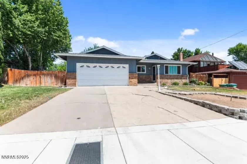 1975 Royal, Reno, Nevada 89503, 4 Bedrooms Bedrooms, ,2 BathroomsBathrooms,Residential,Residential,Royal,250050992