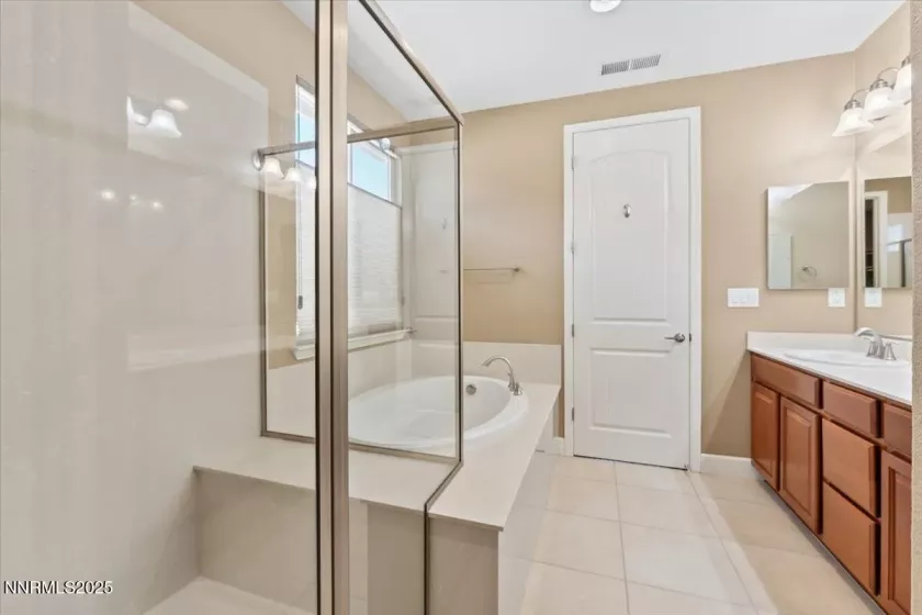 1080 University Park, Reno, Nevada 89512, 6 Bedrooms Bedrooms, ,4 BathroomsBathrooms,Residential,Residential,University Park,250050950