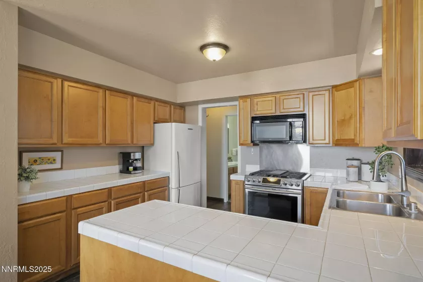 909 Tyner, Incline Village, Nevada 89451, 4 Bedrooms Bedrooms, ,3 BathroomsBathrooms,Residential,Residential,Tyner,250051003