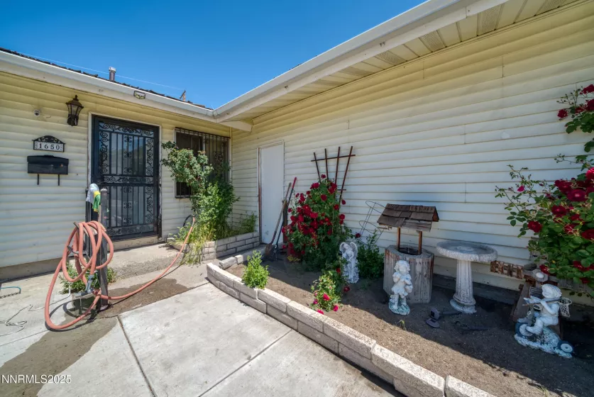 1650 Trabert, Sparks, Nevada 89431, 3 Bedrooms Bedrooms, ,3 BathroomsBathrooms,Residential,Residential,Trabert,250051008