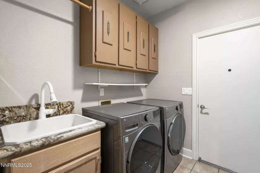 4175 Falling Water, Reno, Nevada 89519, 3 Bedrooms Bedrooms, ,2 BathroomsBathrooms,Residential,Residential,Falling Water,250051009